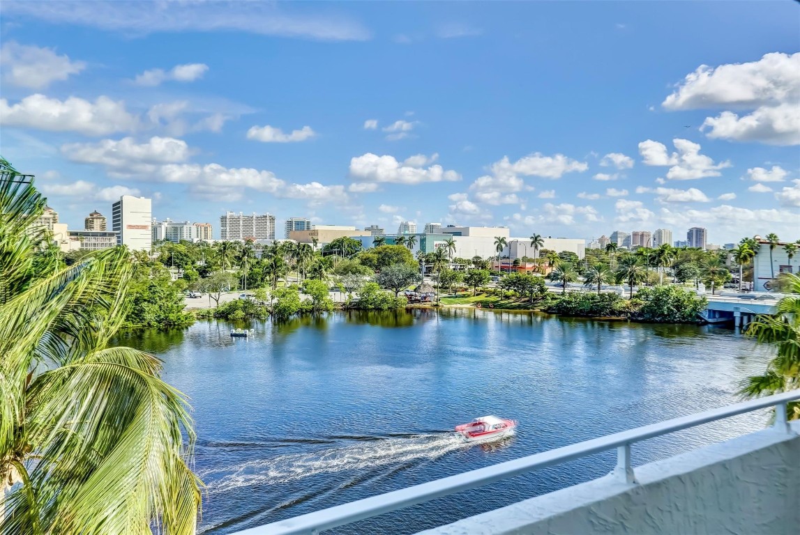 EAST POINT TOWERS - Residential