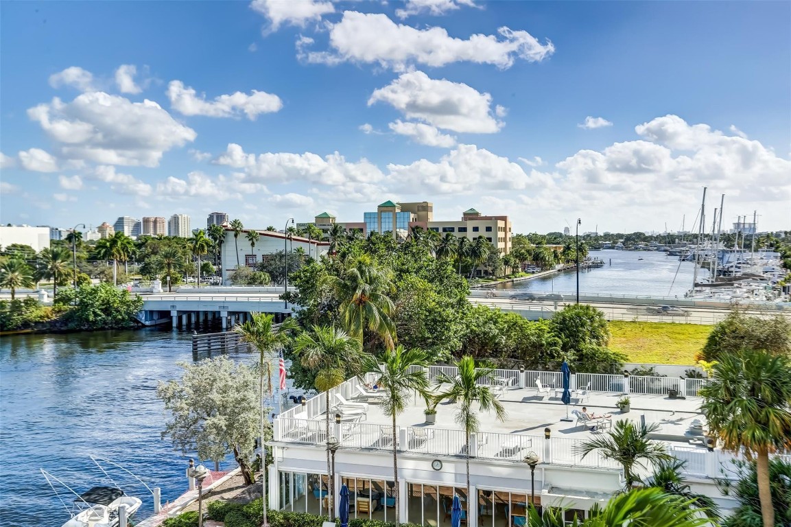 EAST POINT TOWERS - Residential