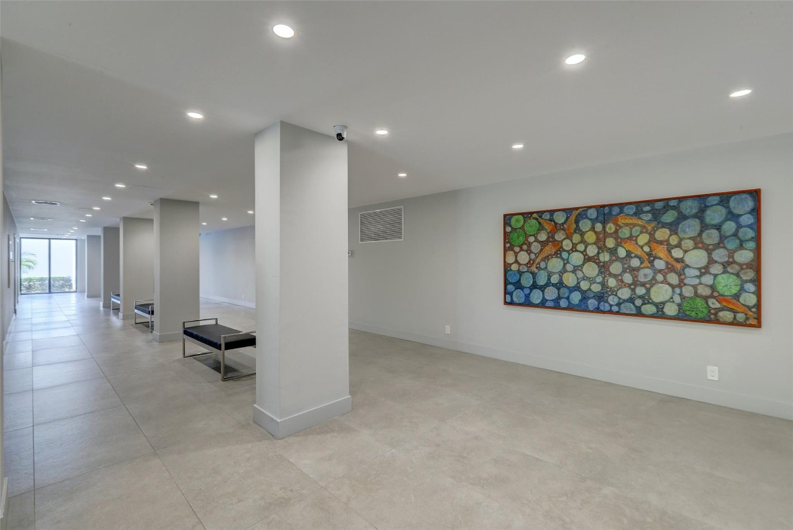 EAST POINT TOWERS - Residential