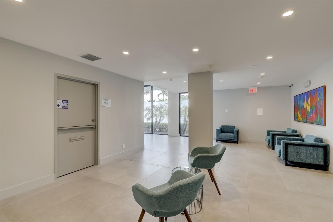 EAST POINT TOWERS - Residential