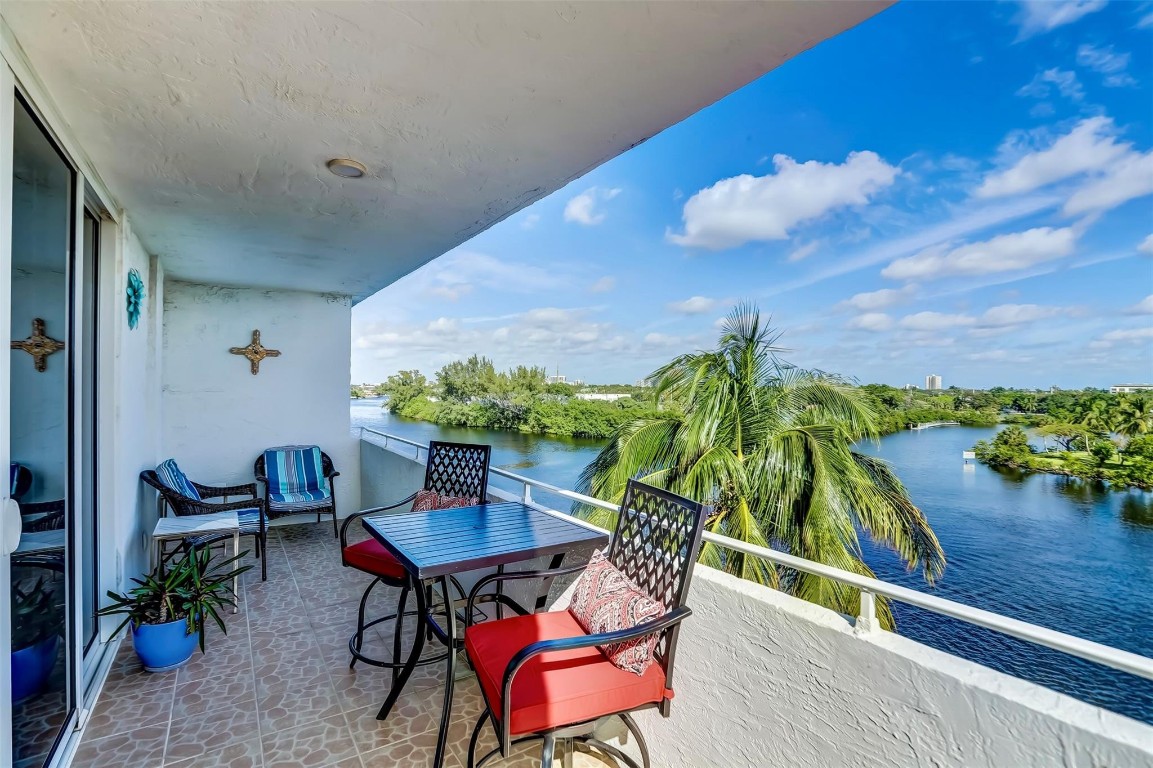 EAST POINT TOWERS - Residential