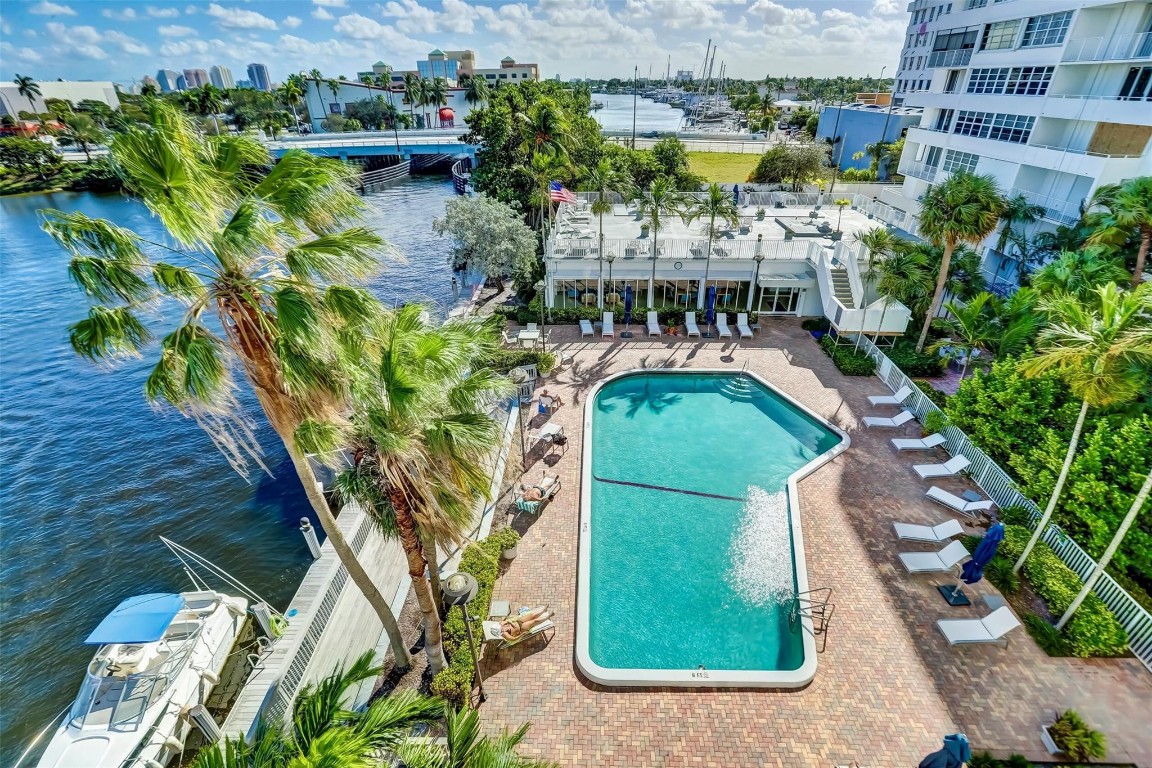 EAST POINT TOWERS - Residential