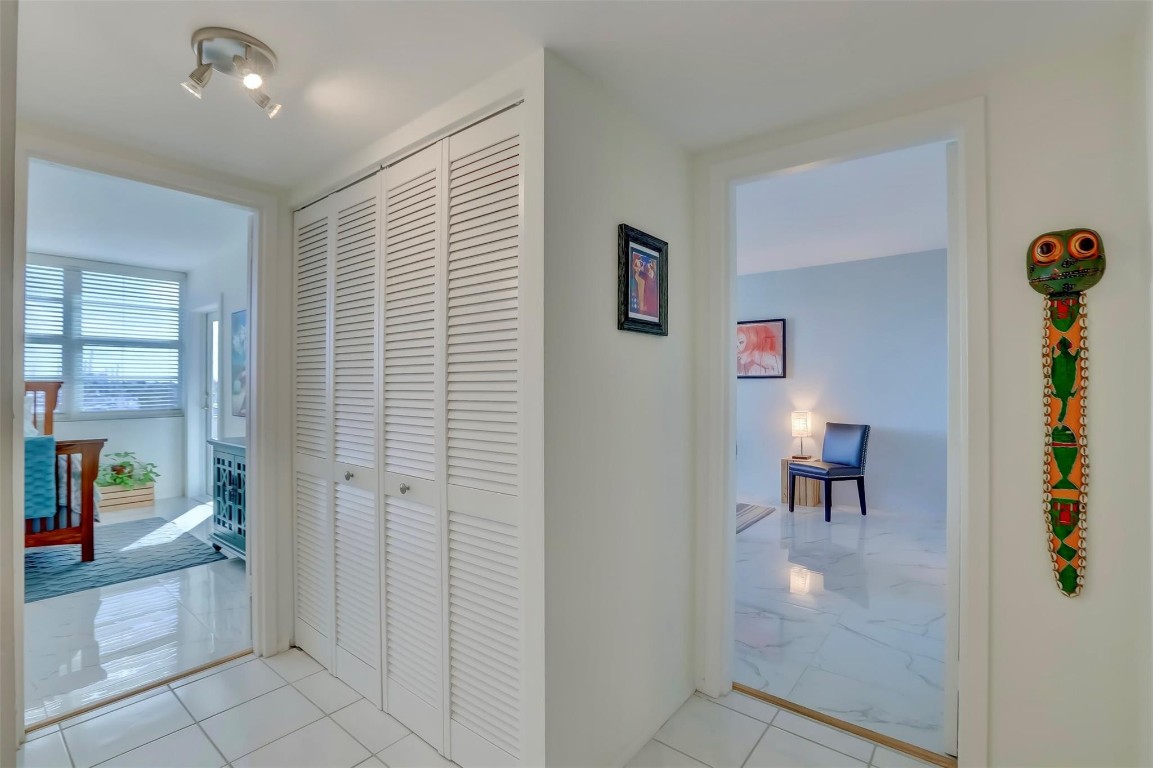 EAST POINT TOWERS - Residential