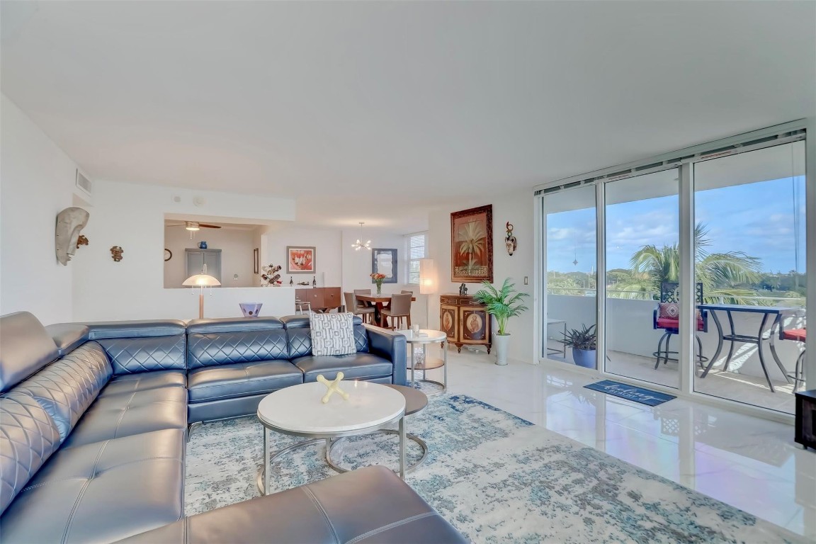 EAST POINT TOWERS - Residential