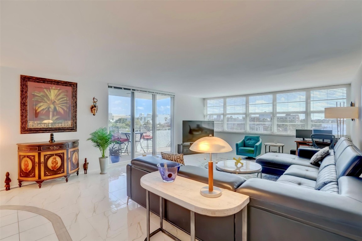 EAST POINT TOWERS - Residential