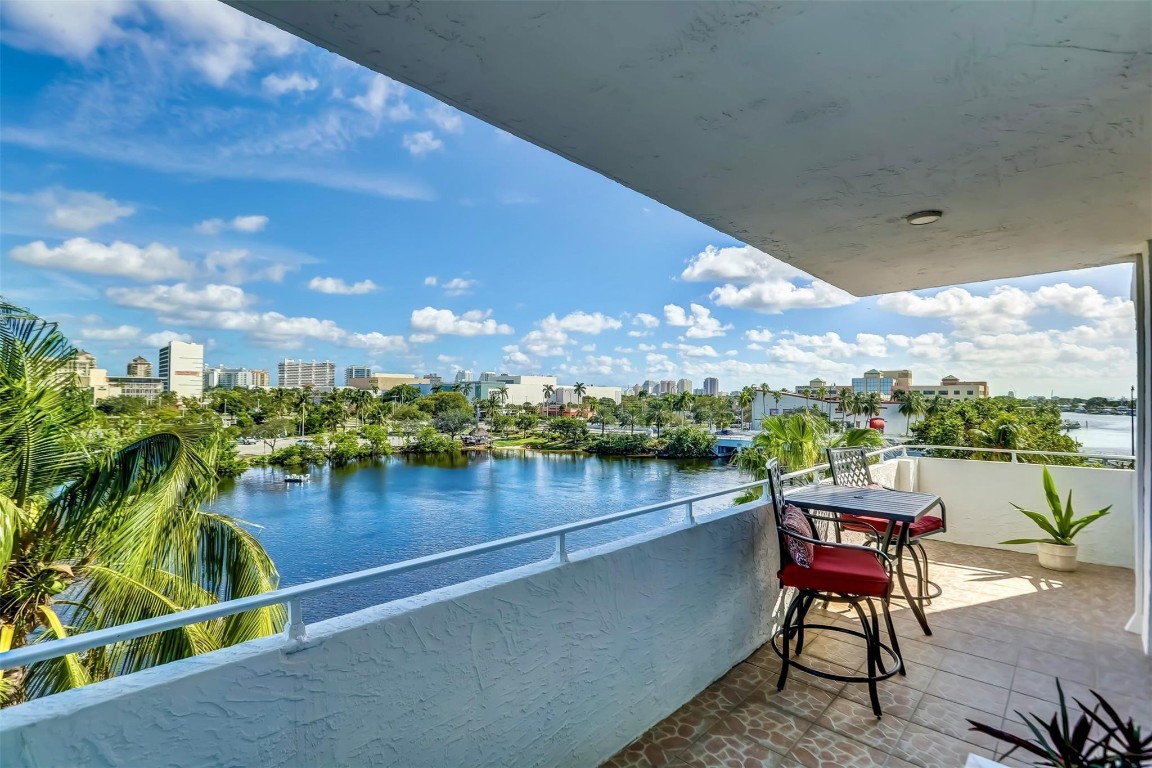 EAST POINT TOWERS - Residential