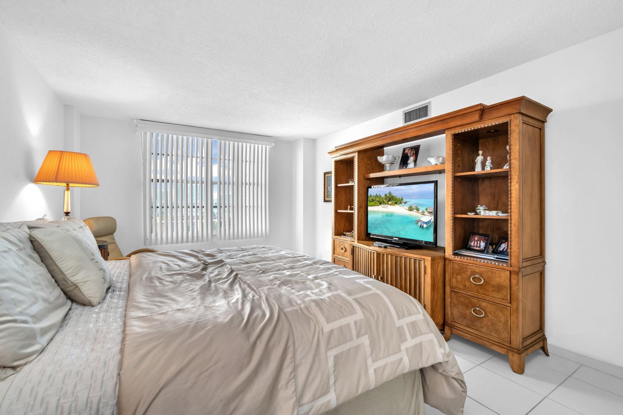 Winston Towers 300 Condo - Residential Lease