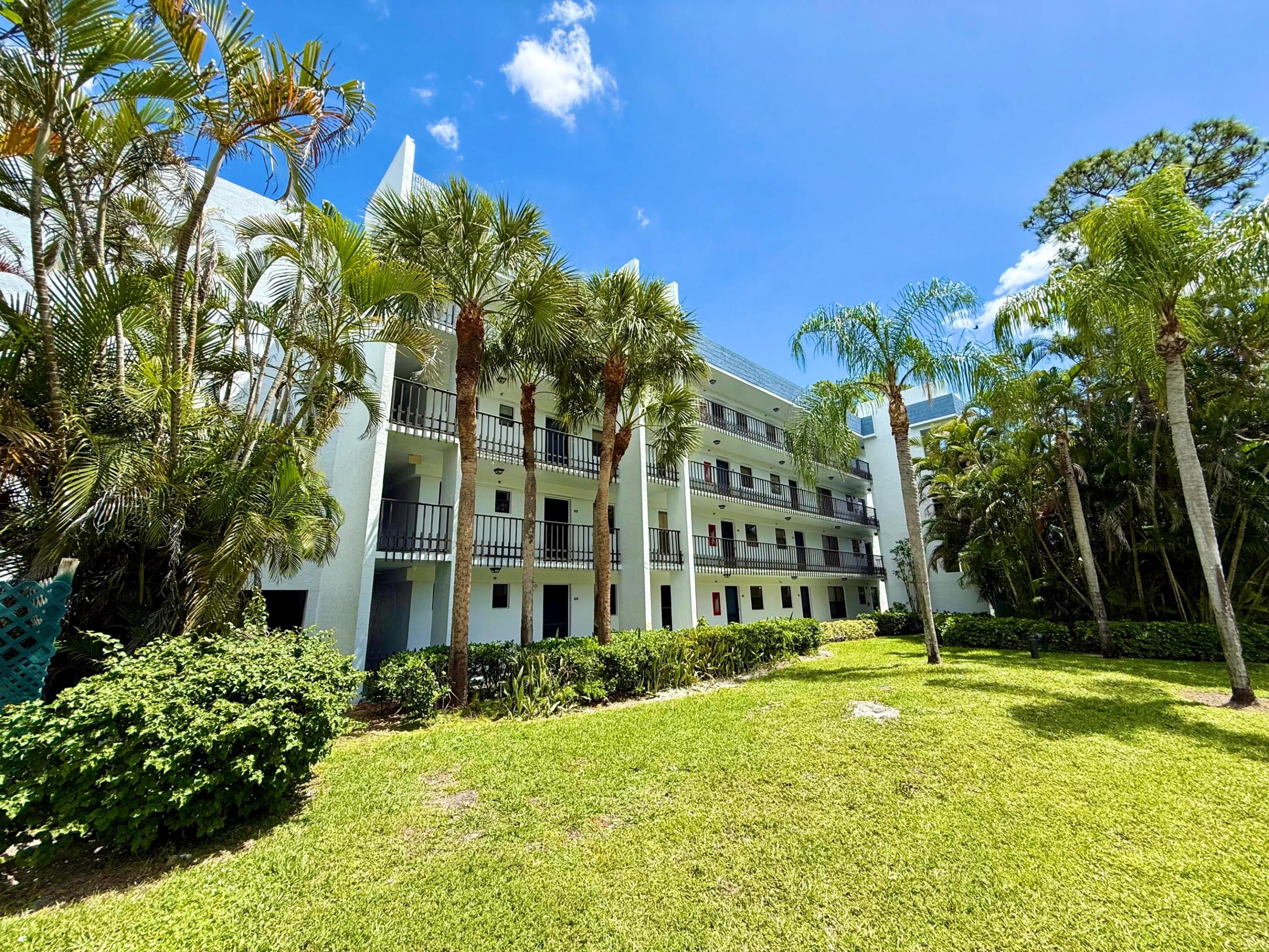 4760 Lucerne Lakes Boulevard W 105
