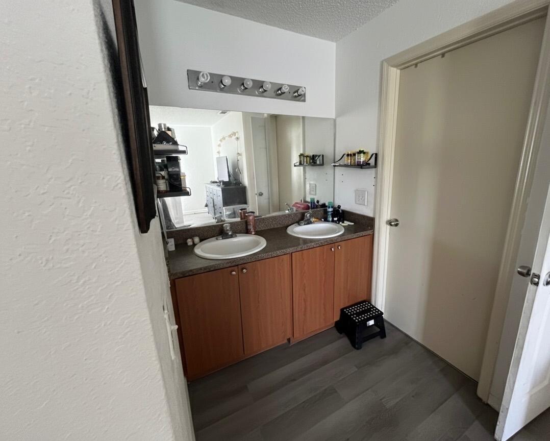 CORAL KEY CONDO - Residential