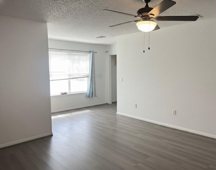2 Bedroom, 1 Bathroom unit in the heart of Margate! New flooring throughout this beautiful END UNIT!Great location! No rental restrictions, great opportunity for investors! Tenant currently in place till June 2026