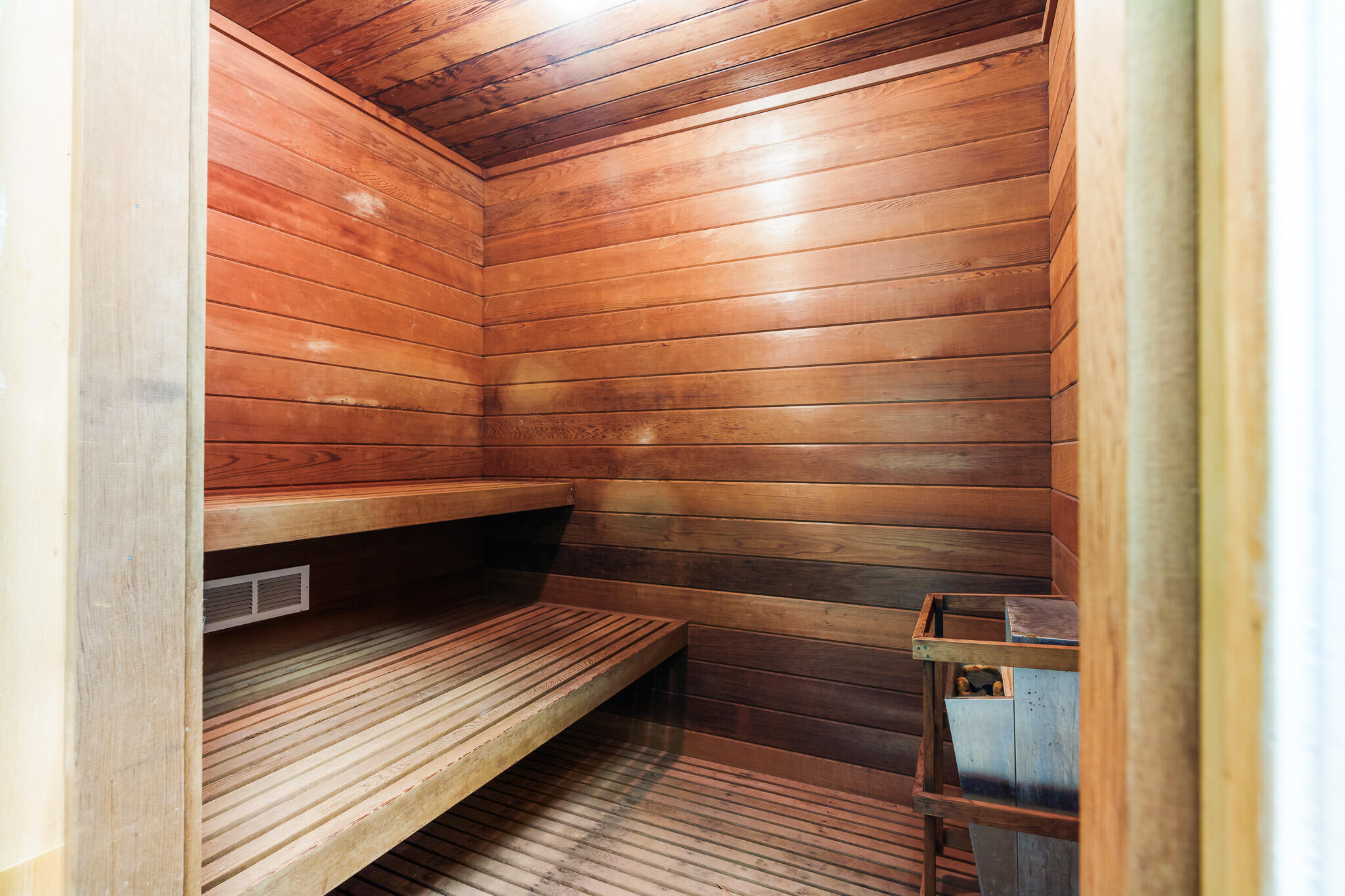 FOUR SEA SUNS CONDO - Residential Lease