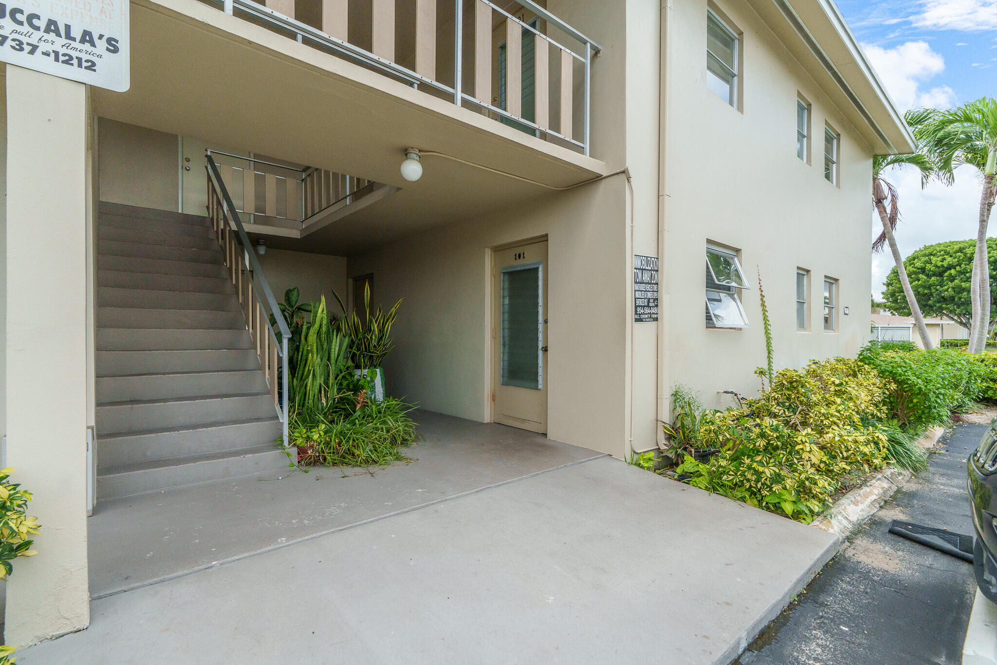 FOUR SEA SUNS CONDO - Residential Lease