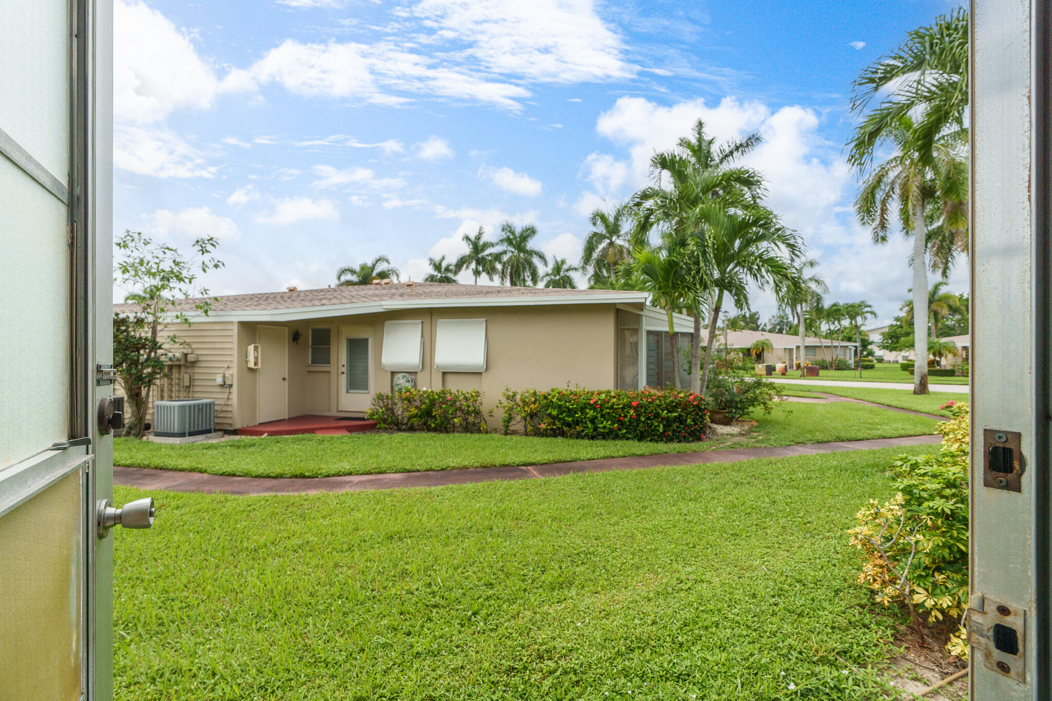 FOUR SEA SUNS CONDO - Residential Lease