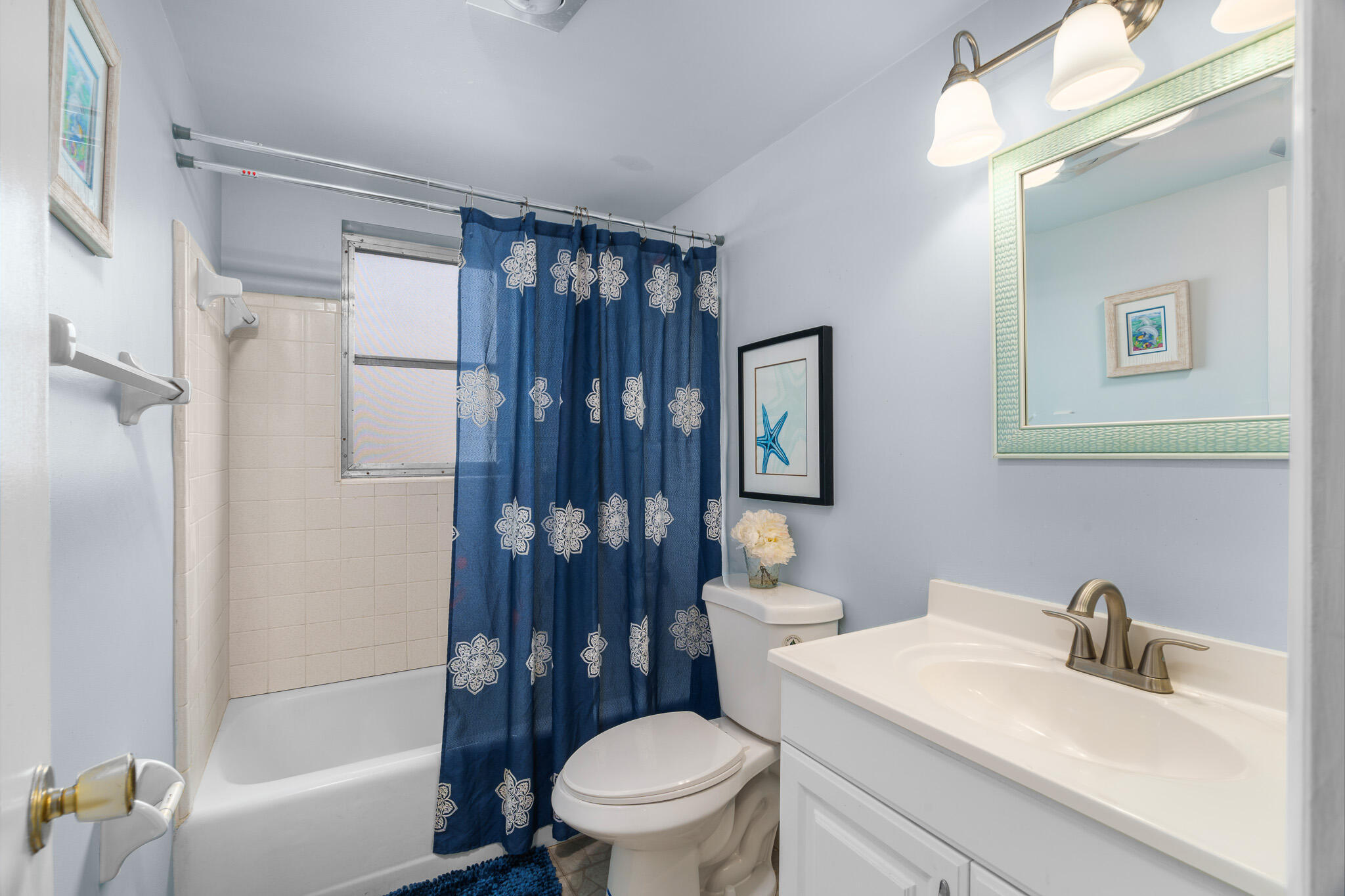 FOUR SEA SUNS CONDO - Residential Lease