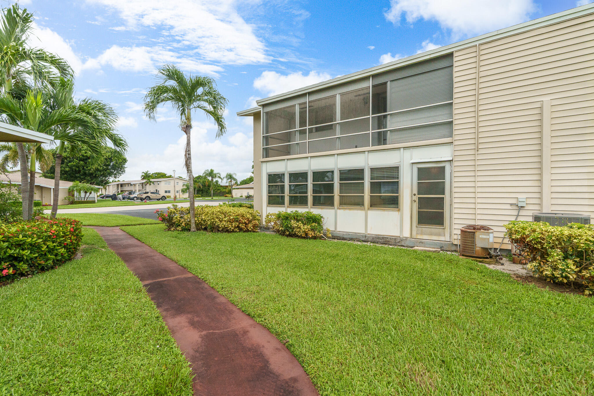 FOUR SEA SUNS CONDO - Residential Lease