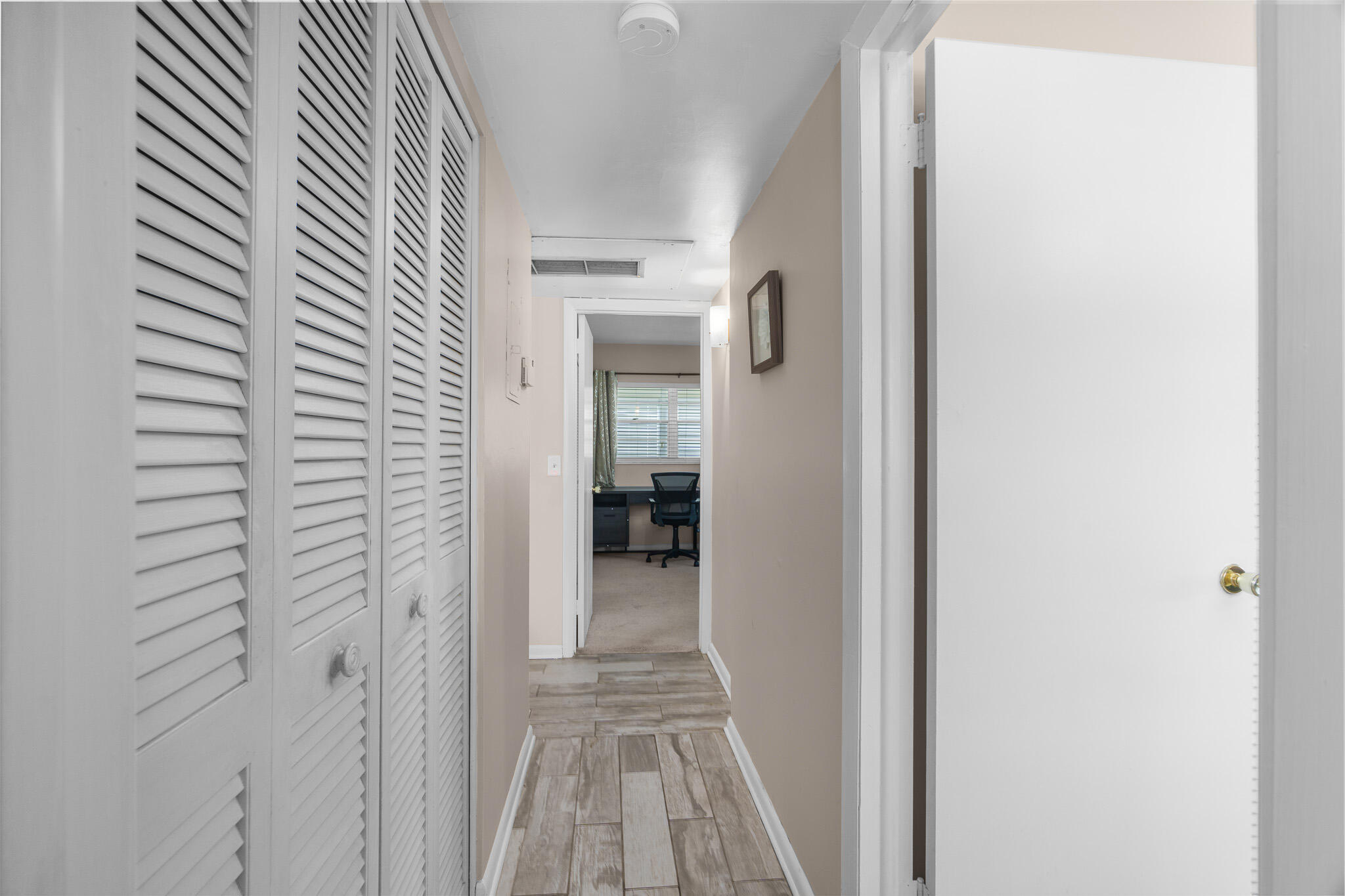 FOUR SEA SUNS CONDO - Residential Lease