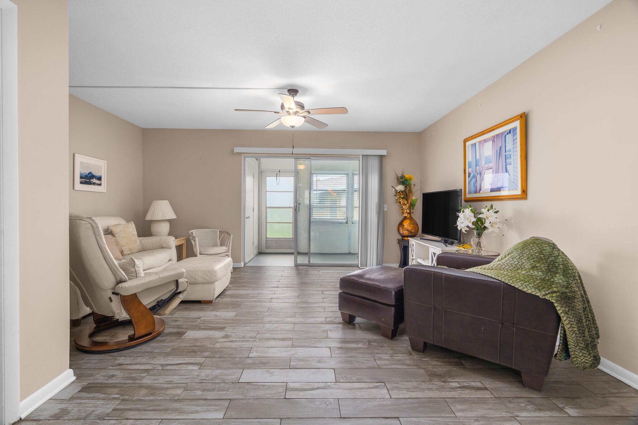 FOUR SEA SUNS CONDO - Residential Lease