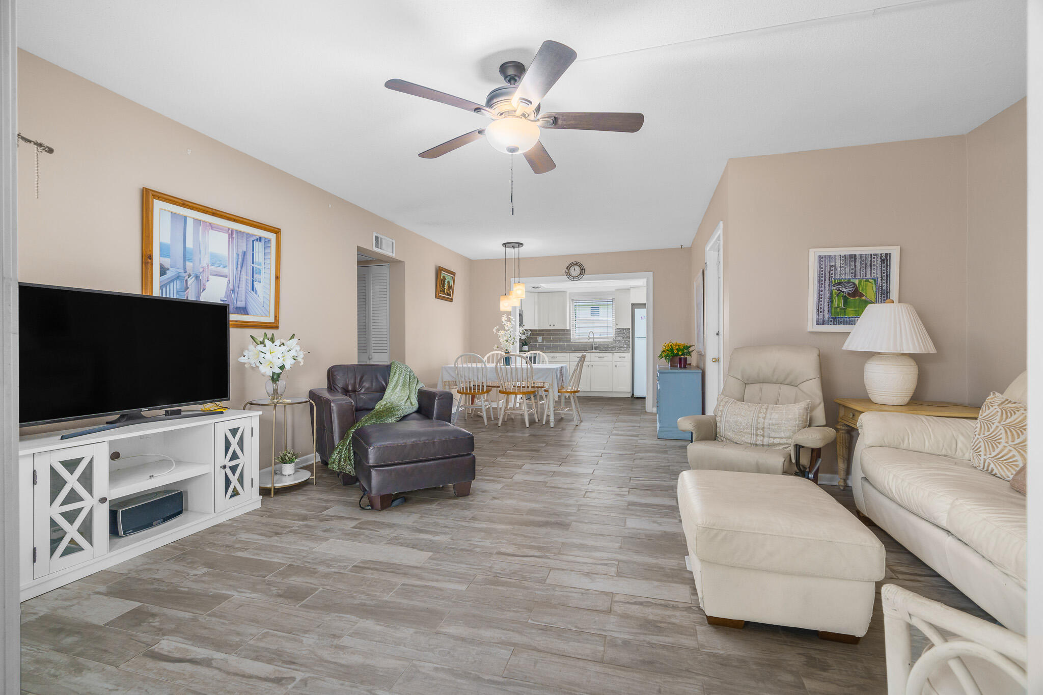 FOUR SEA SUNS CONDO - Residential Lease