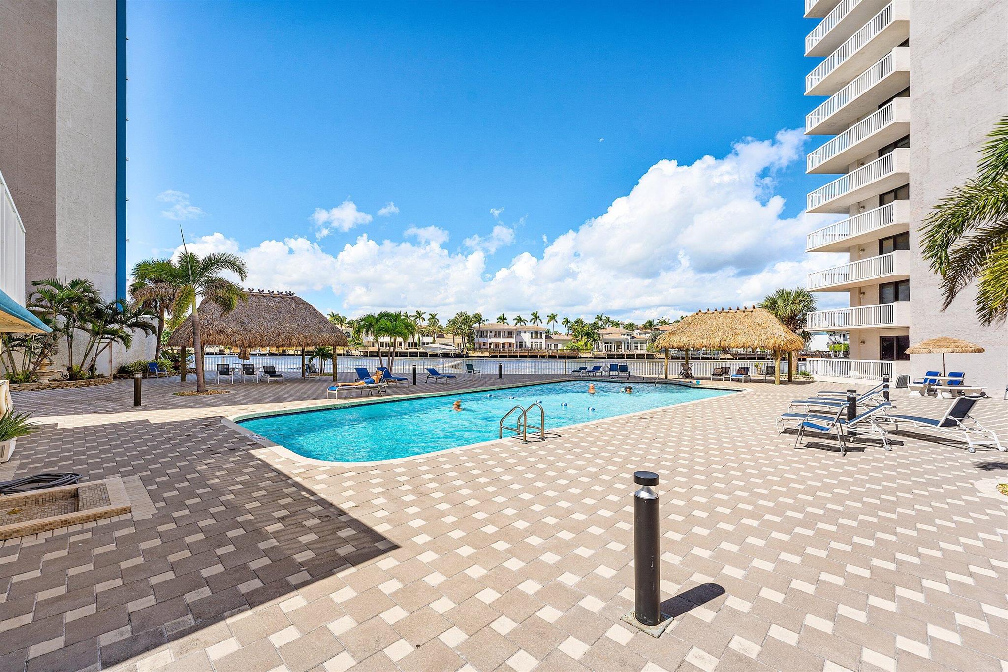 ALLINGTON TOWERS CONDO - Residential