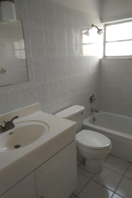 PLANTATION PINES CONDO - Residential