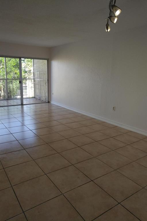 PLANTATION PINES CONDO - Residential