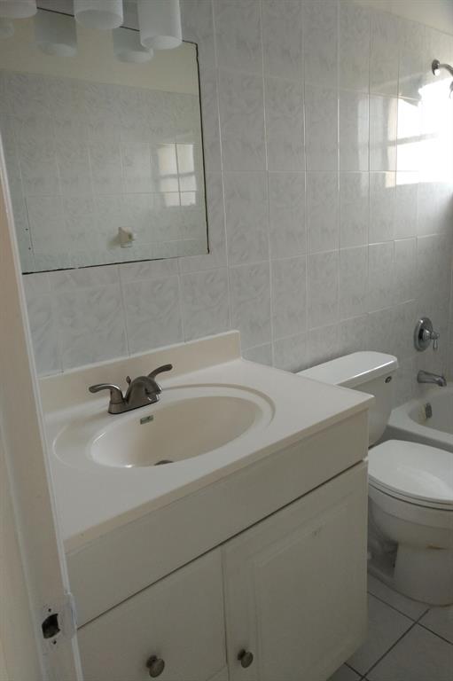 PLANTATION PINES CONDO - Residential