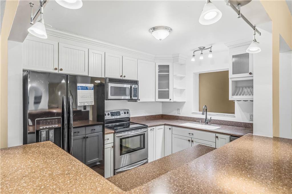 1202 SE Madison Avenue