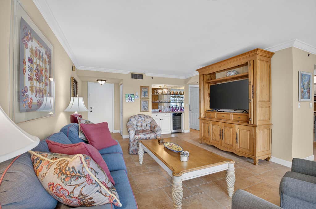 Photo of 1761 SE Bridgewood Drive, Boca Raton, FL 33434 (MLS # B26058857)