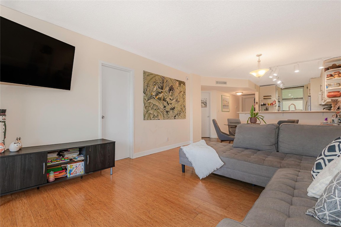 5300 NE 24 Terrace 512