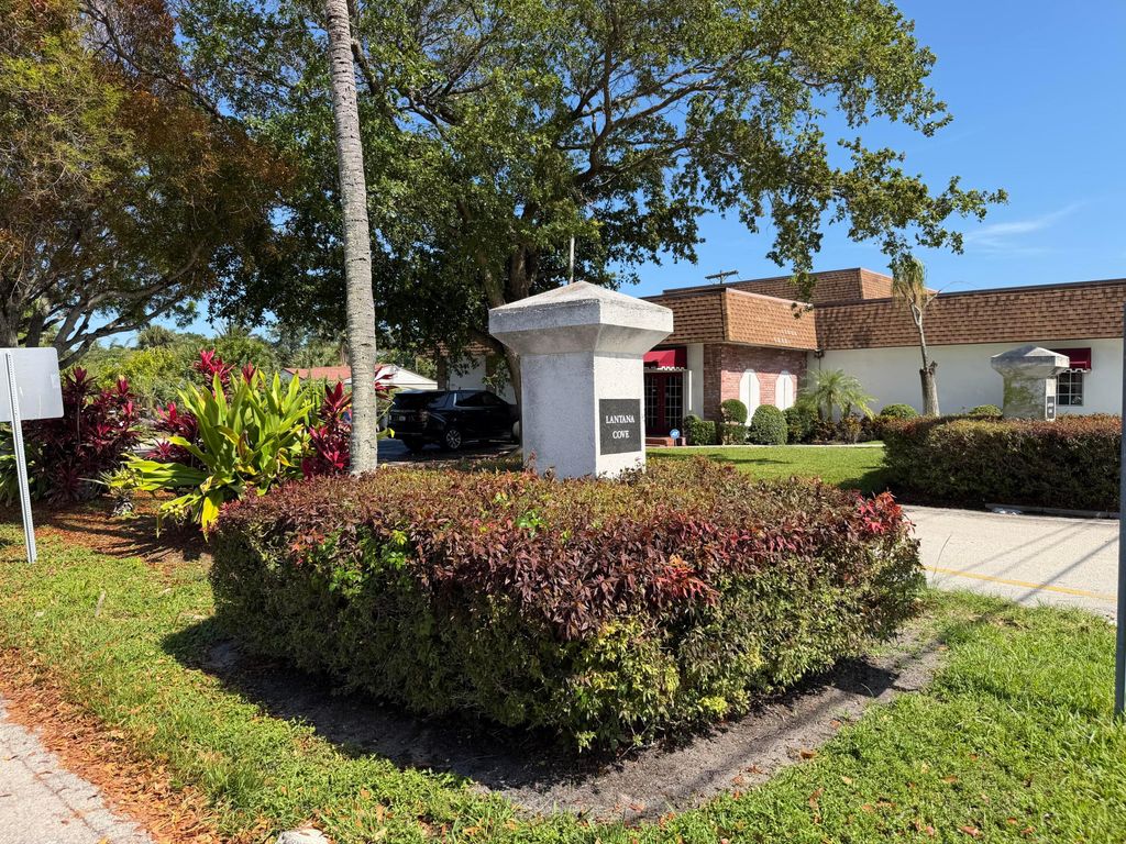 Photo of 114 Prospect Road, Lantana, FL 33462 (MLS # B26026895)