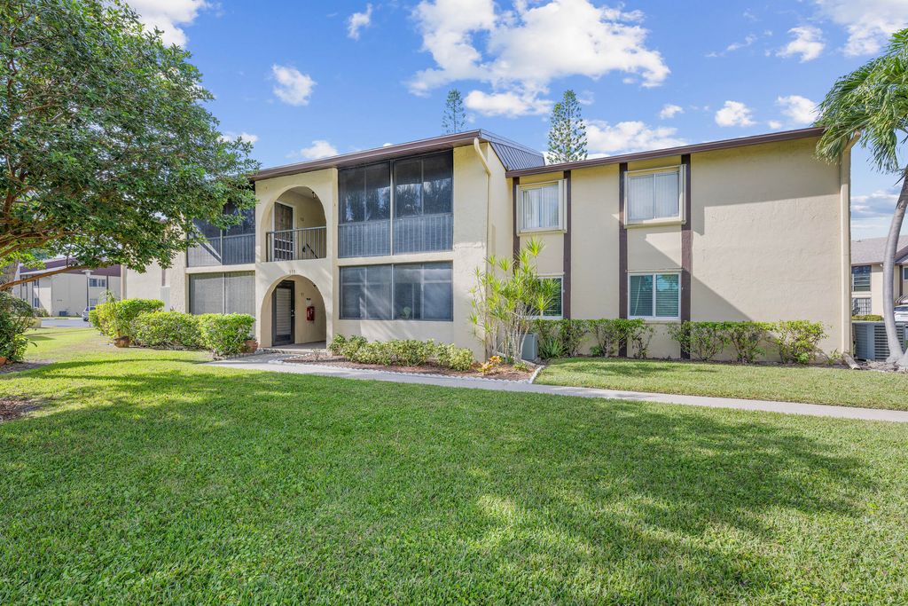 Photo of 313 Pine Ridge Circle Circle #C-2, Greenacres, FL 33463 (MLS # R11142955)