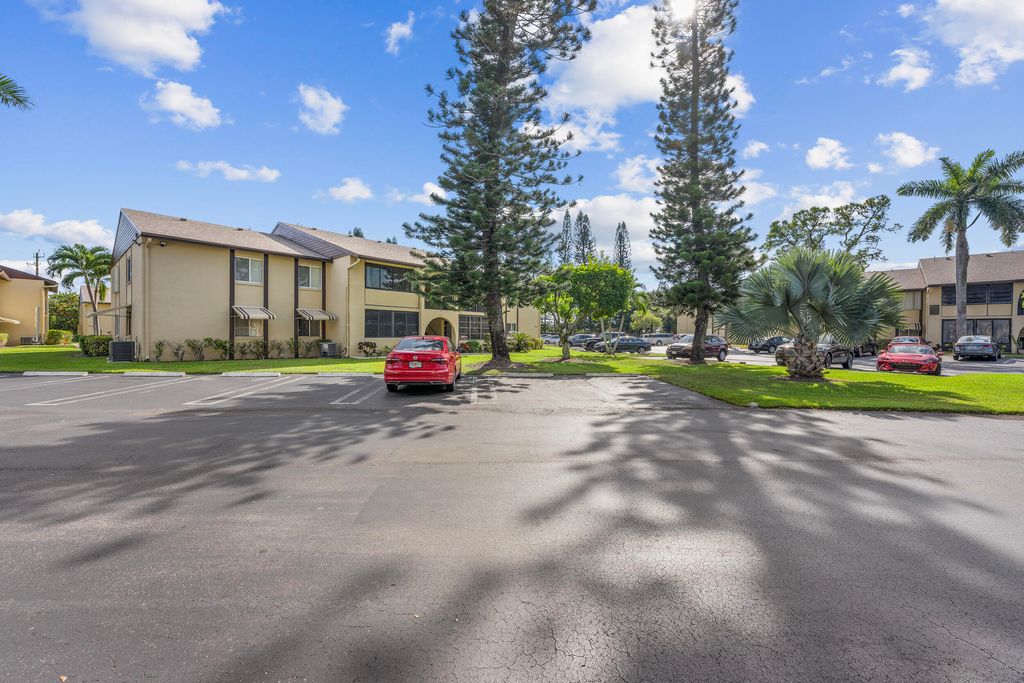 Photo of 313 Pine Ridge Circle Circle #C-2, Greenacres, FL 33463 (MLS # R11142955)