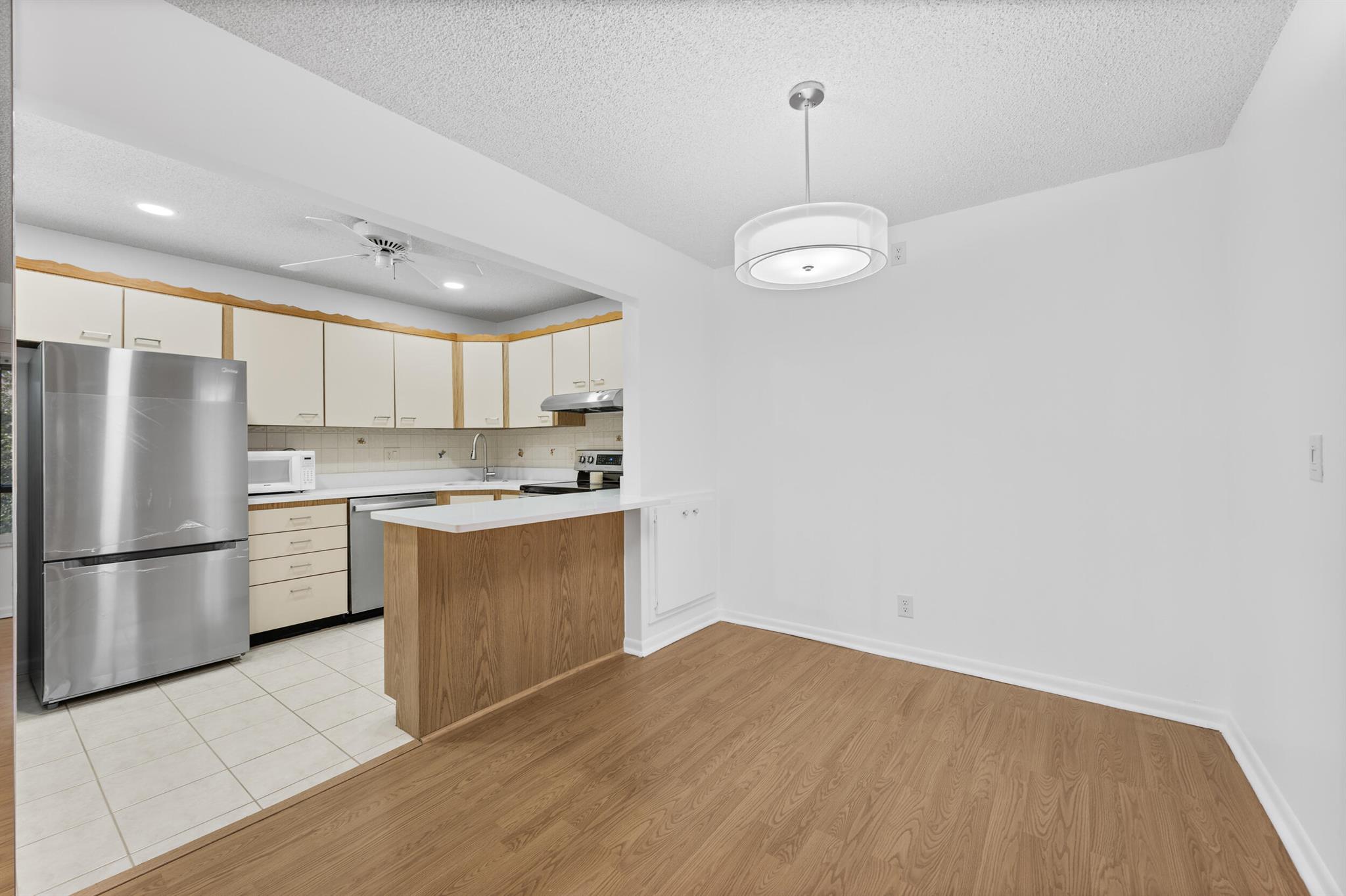 PINE RIDGE III COND DECL - Residential