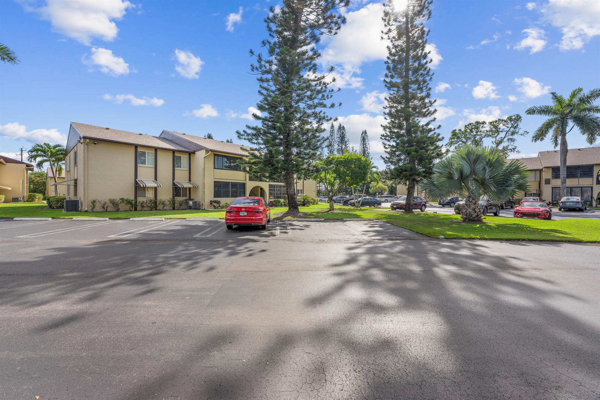 PINE RIDGE III COND DECL - Residential