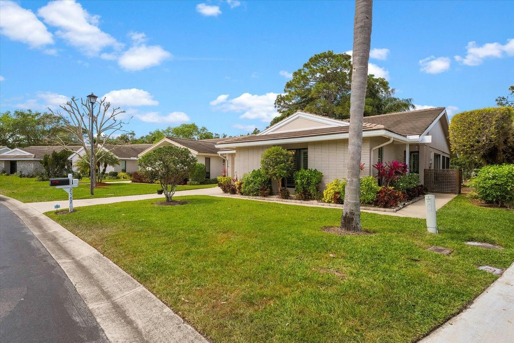 Photo of 2567 SW Egret Pond Circle, Palm City, FL 34990 (MLS # R10971044)