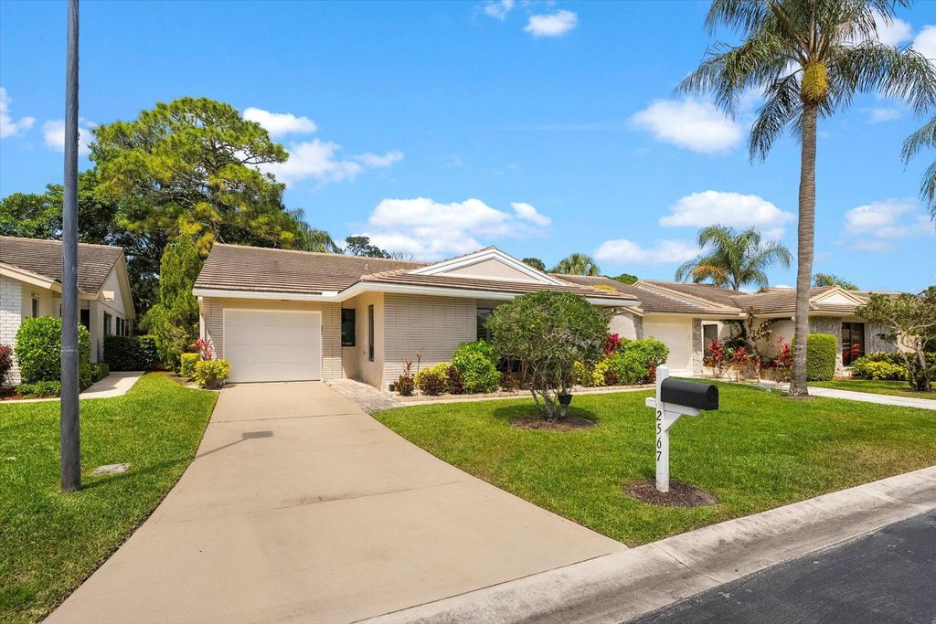 Photo of 2567 SW Egret Pond Circle, Palm City, FL 34990 (MLS # R10971044)