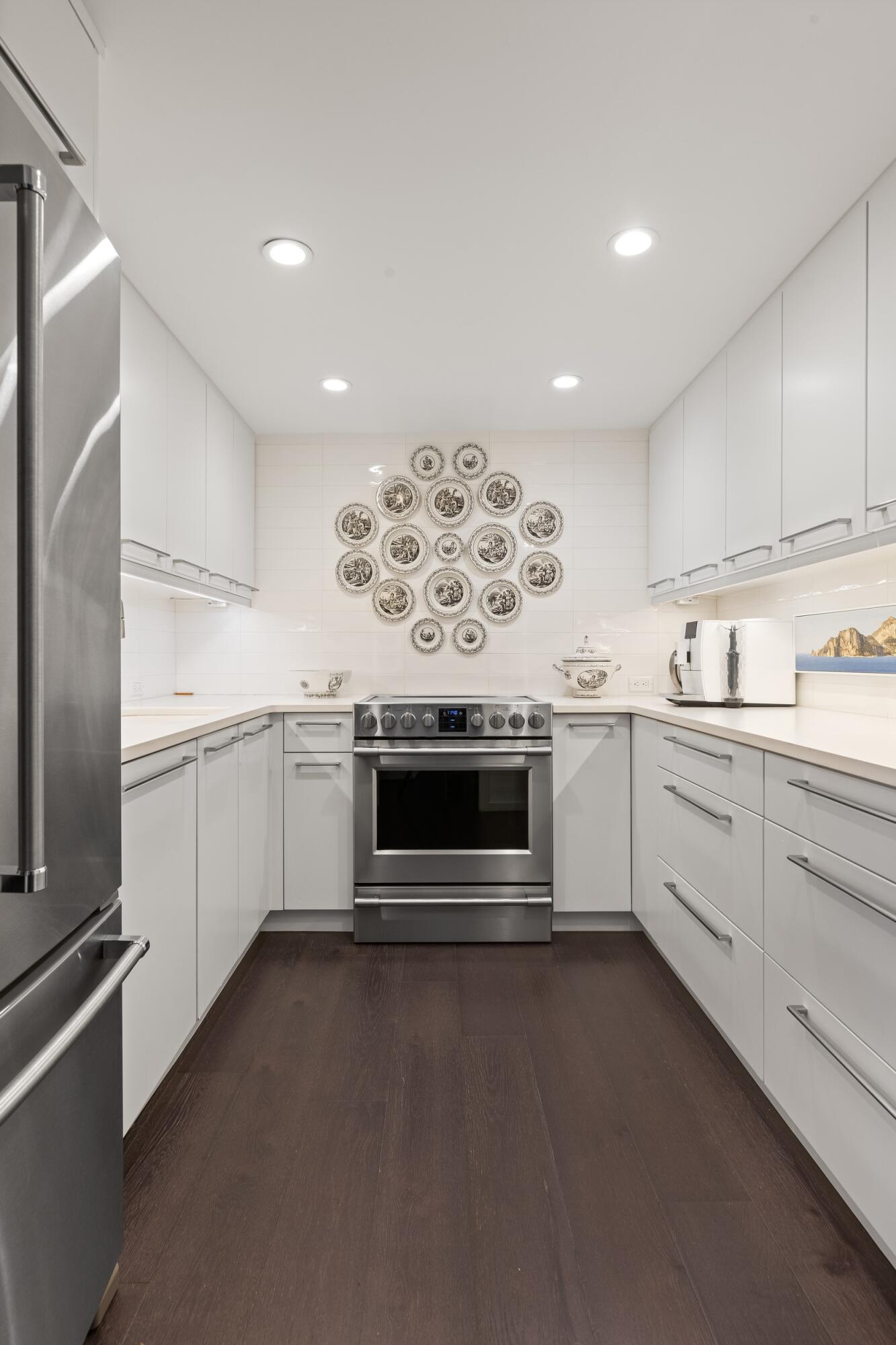 TRIANON CONDO - Residential