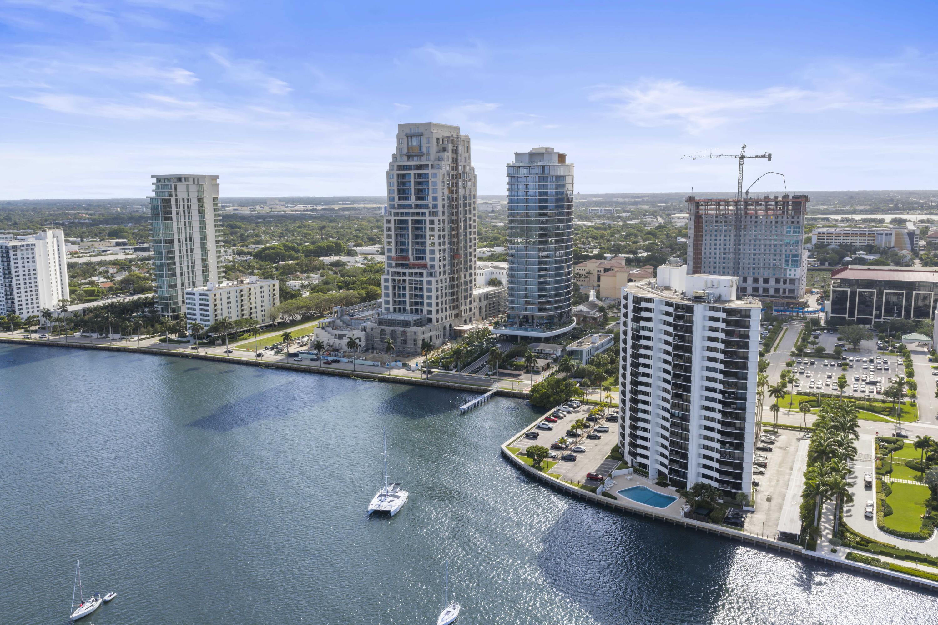 TRIANON CONDO - Residential