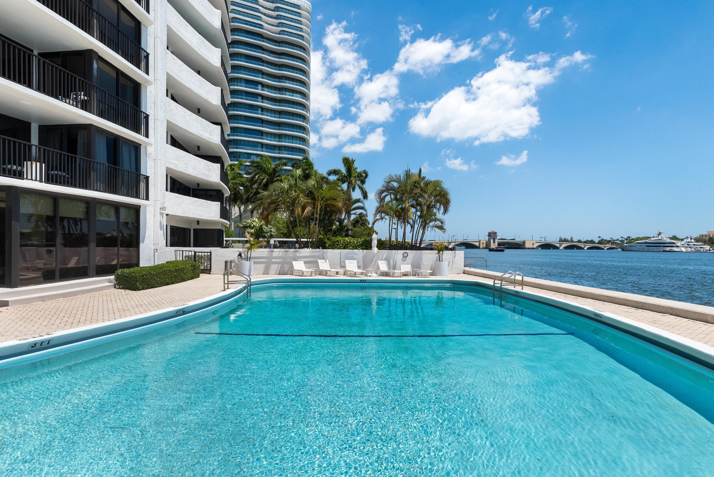 TRIANON CONDO - Residential
