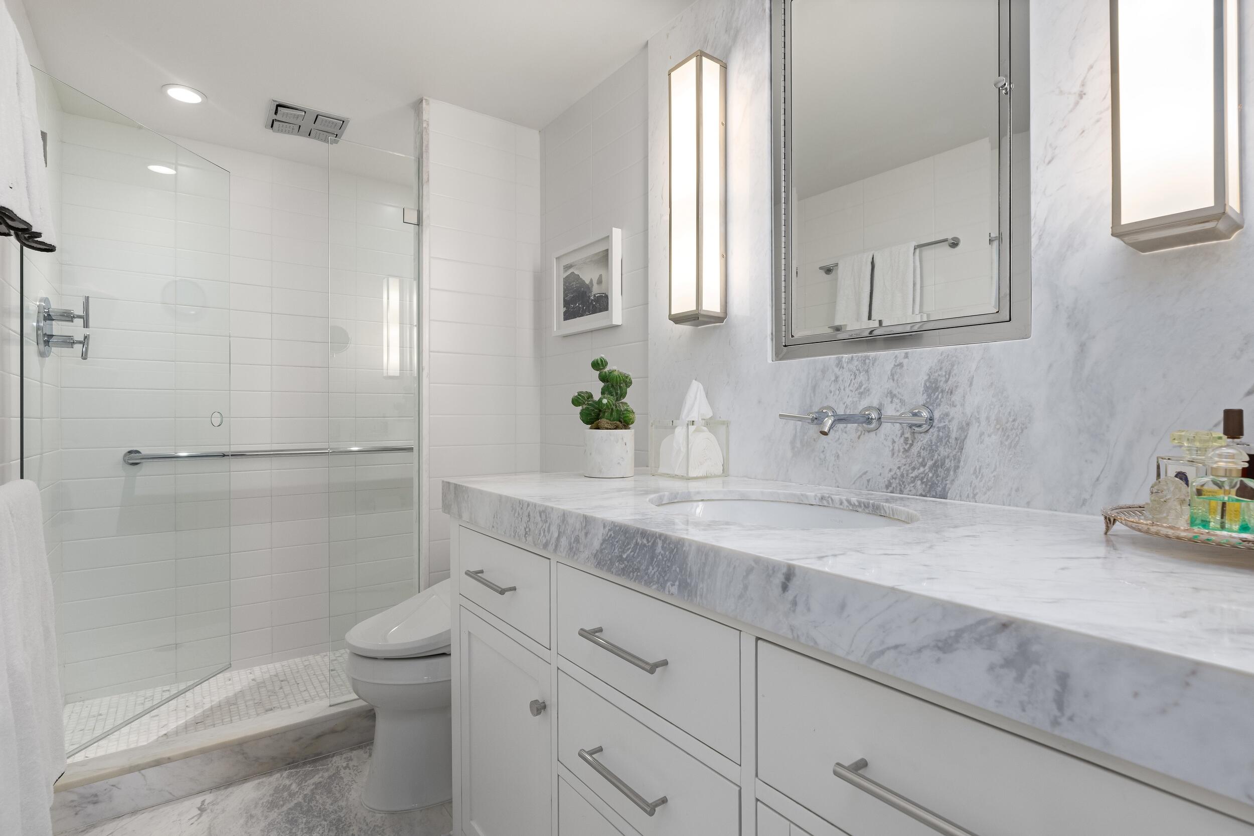 TRIANON CONDO - Residential