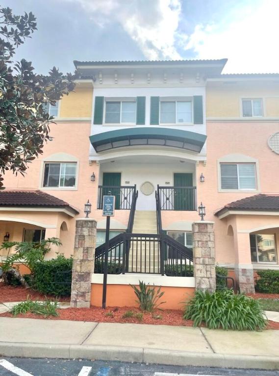 IL VILLAGIO CONDOMINIUM 16 - Residential