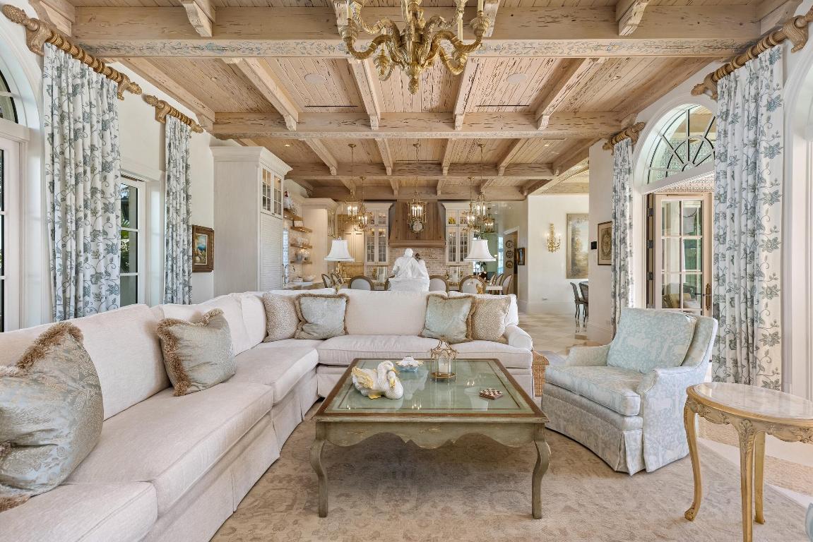 PALM BEACH ESTATES - Residential