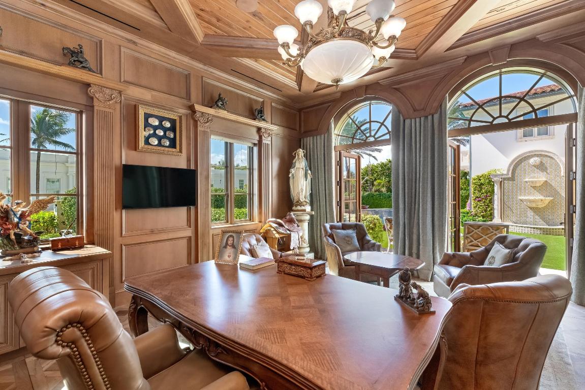 PALM BEACH ESTATES - Residential