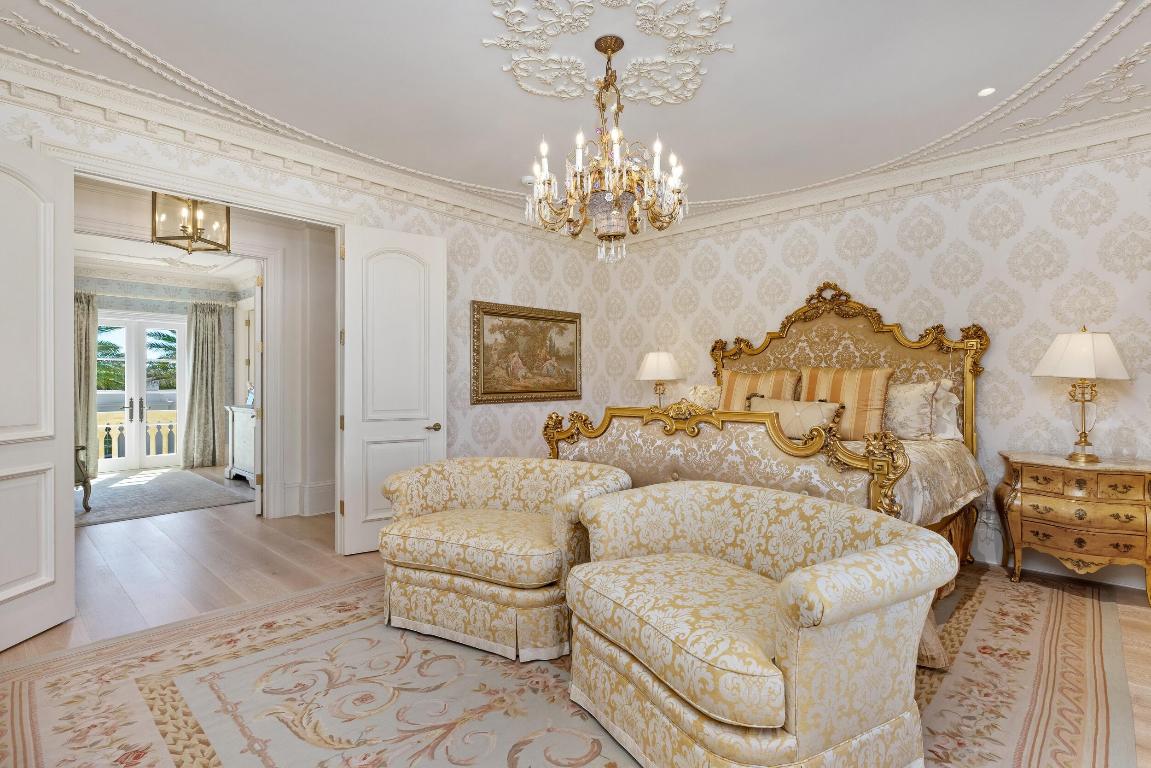 PALM BEACH ESTATES - Residential