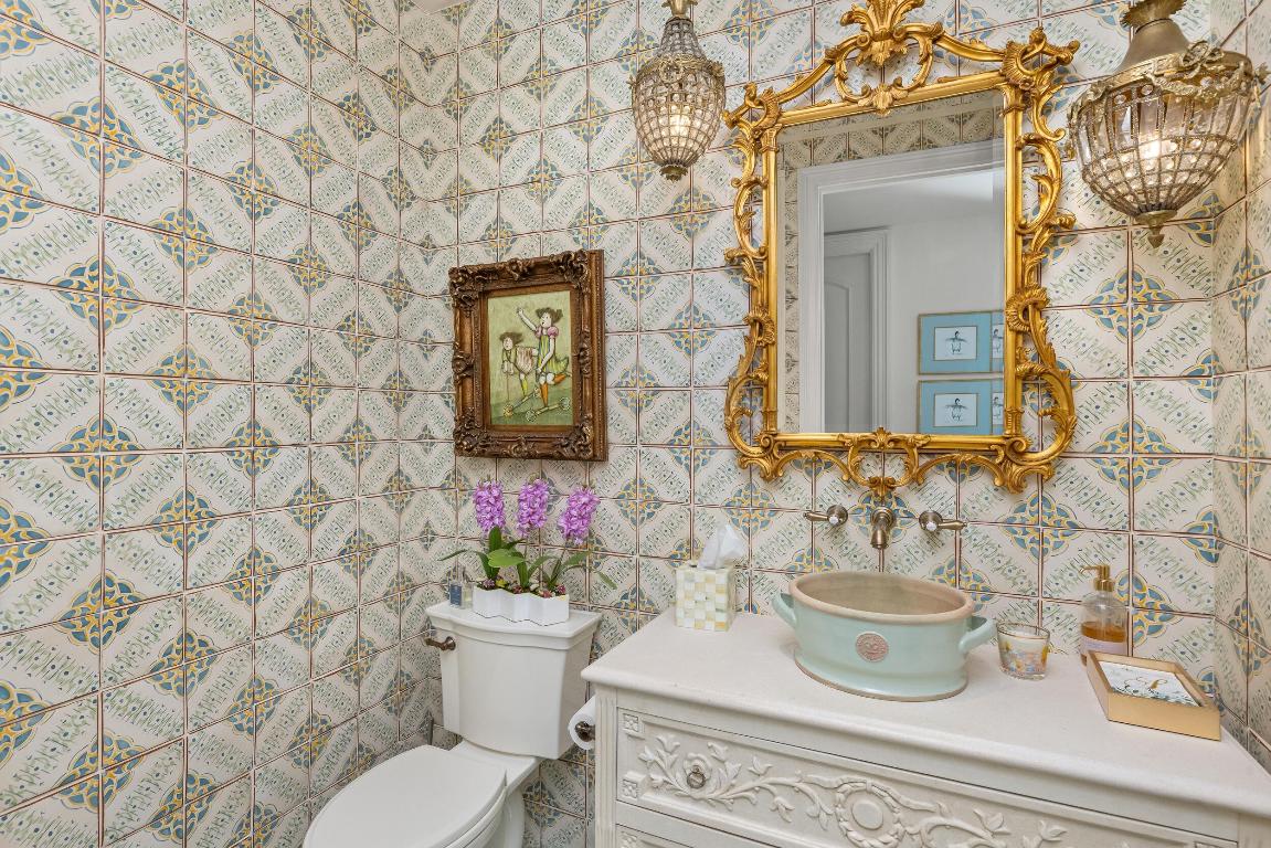 PALM BEACH ESTATES - Residential