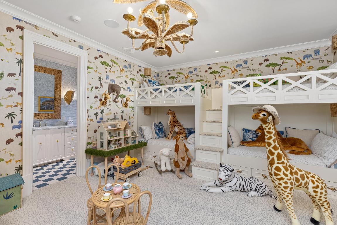 PALM BEACH ESTATES - Residential