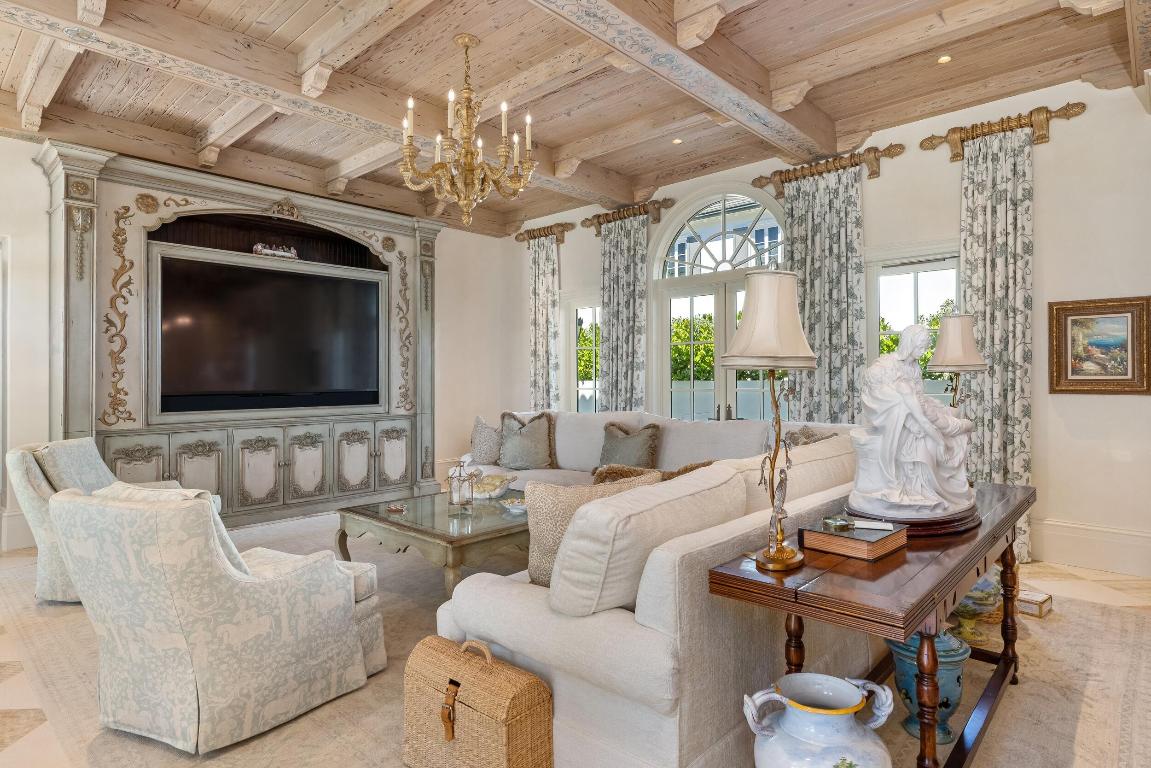 PALM BEACH ESTATES - Residential