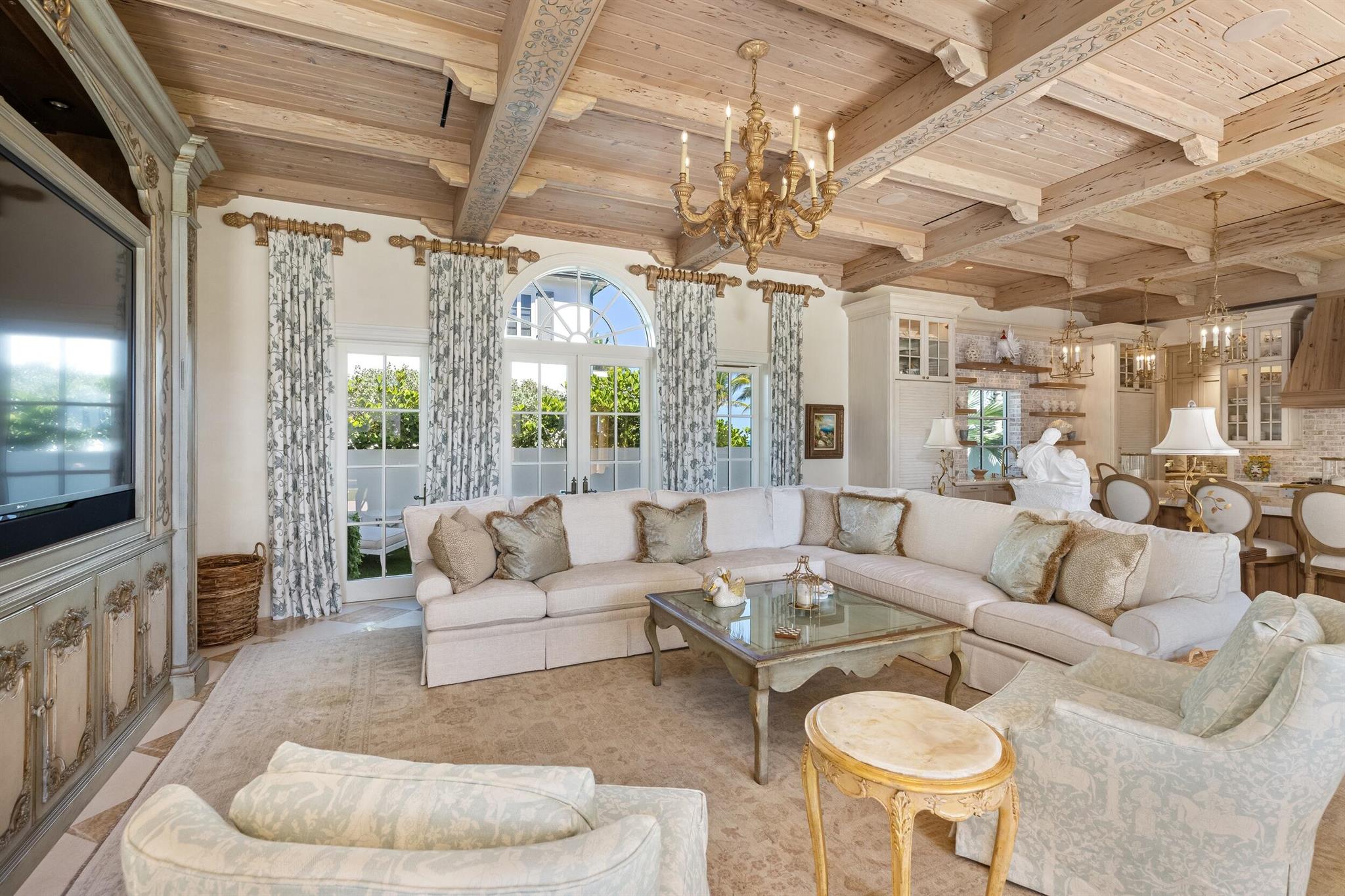 PALM BEACH ESTATES - Residential