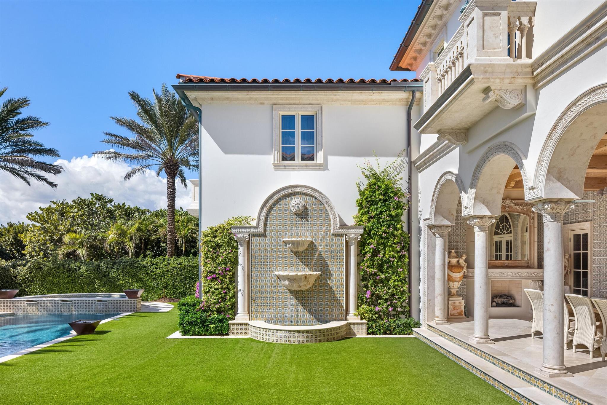 PALM BEACH ESTATES - Residential