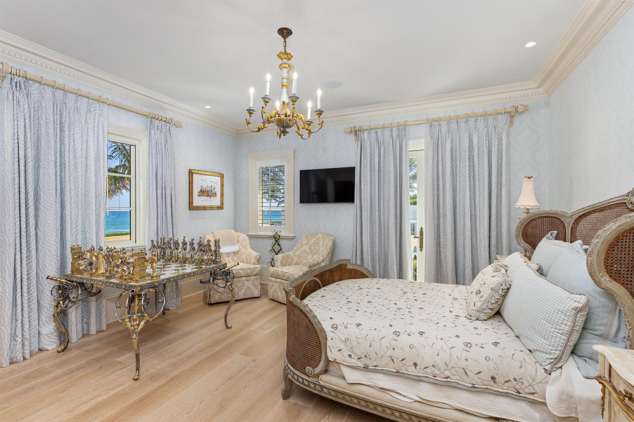 PALM BEACH ESTATES - Residential